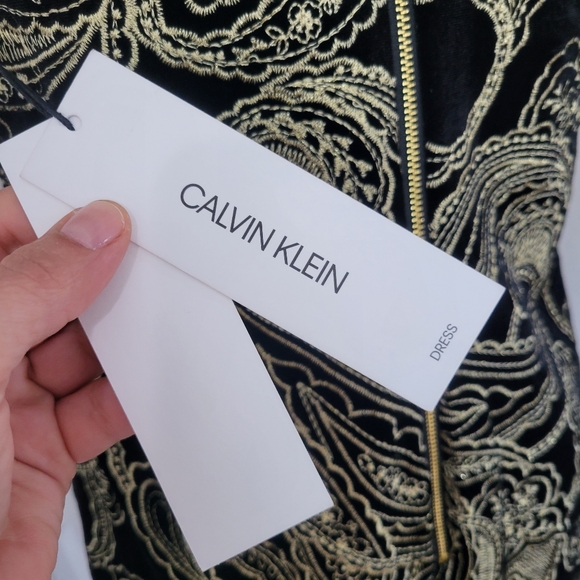 Calvin Klein Black Velvet and Gold Paisley Embroidered Dress Gold Zip 8 NWT - Picture 10 of 16